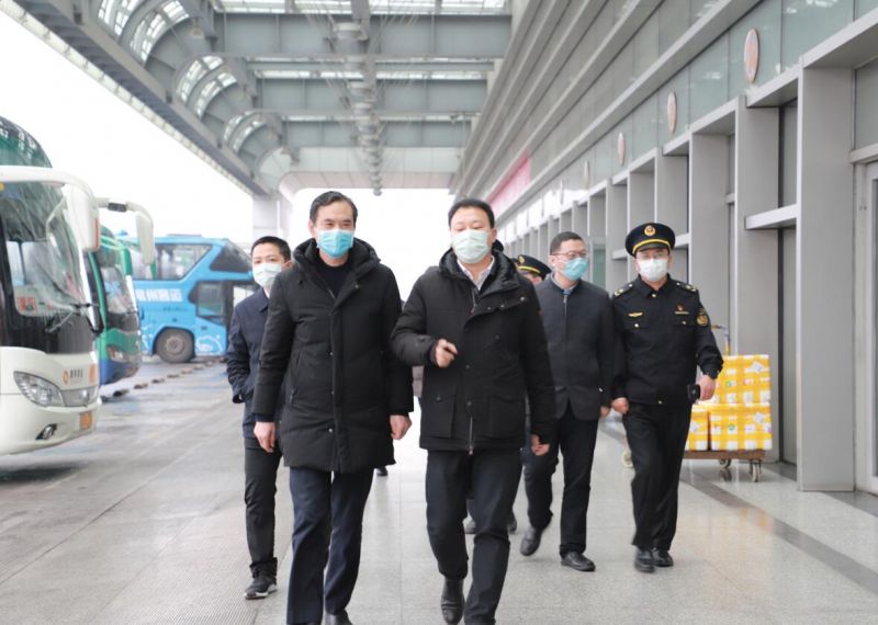 局領(lǐng)導(dǎo)至常州汽車站開展節(jié)前一線服務(wù)窗口走訪和安全、防疫督查